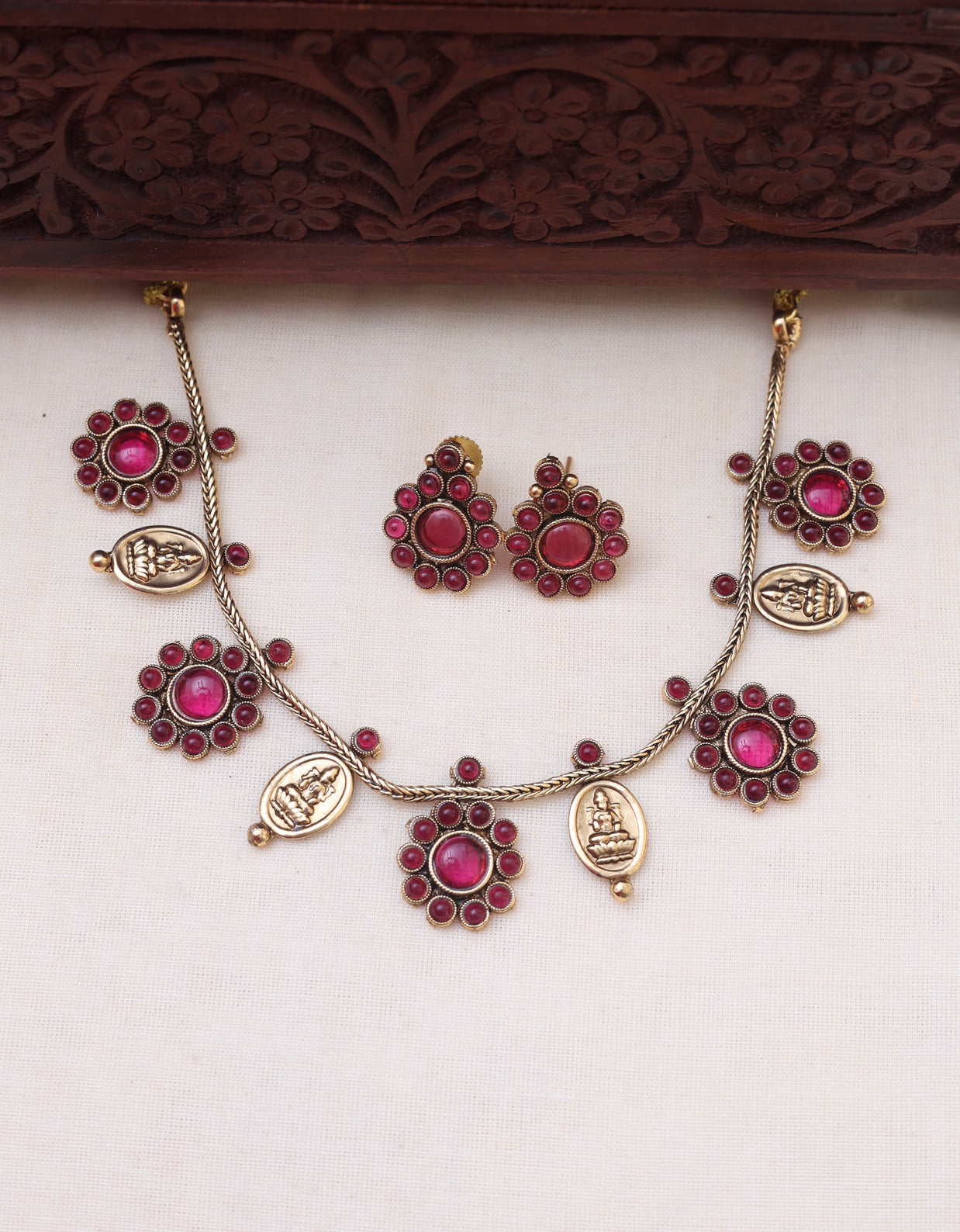 Multi pendant necklace set