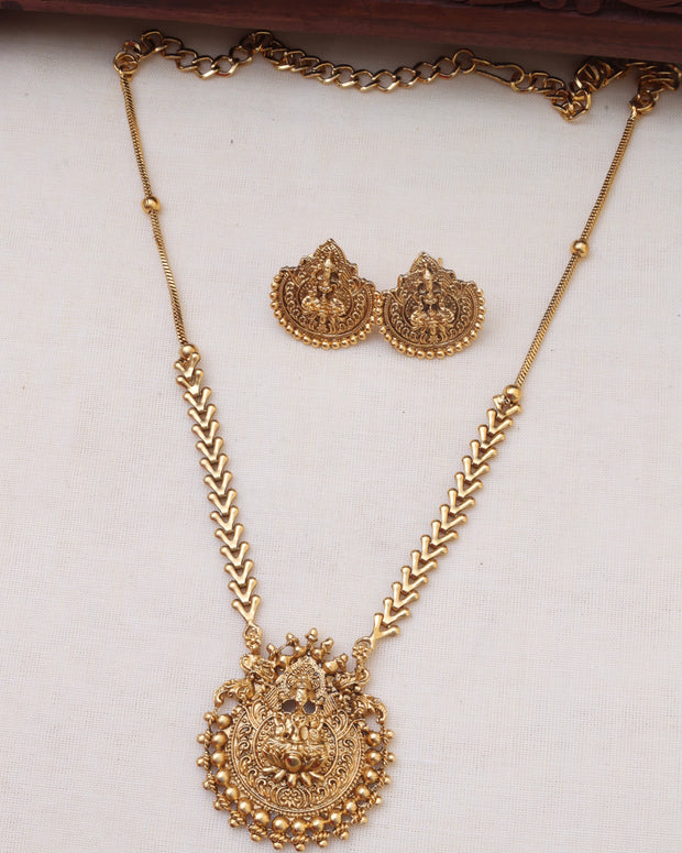 Suvarna necklace set