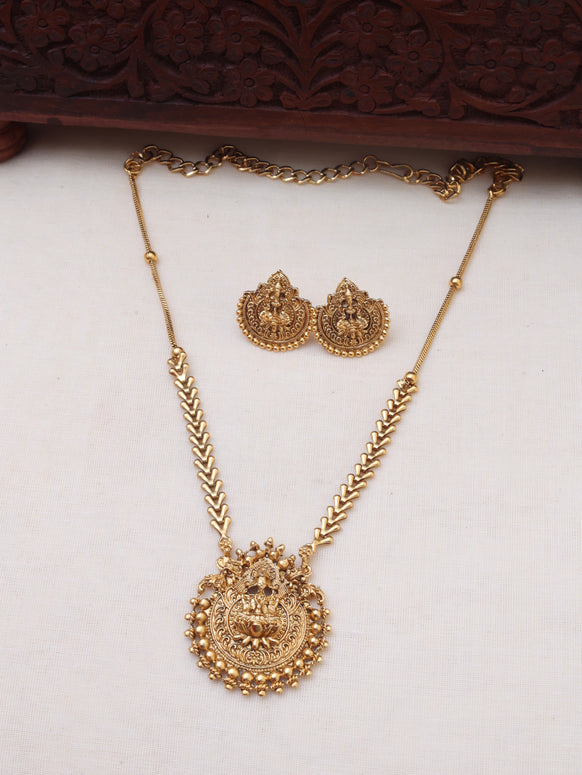 Suvarna necklace set