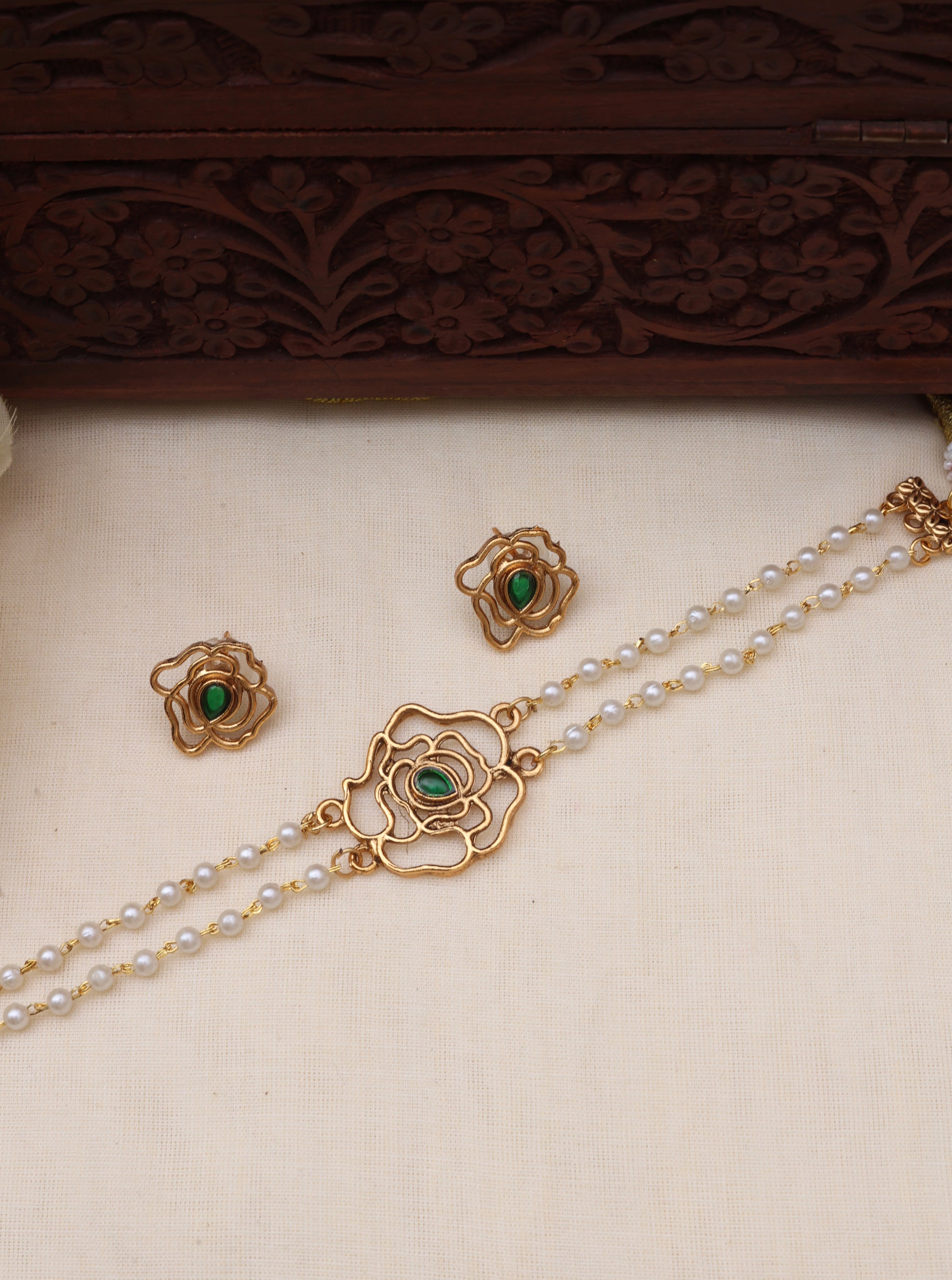 Flower pearl choker Green-JS 0115