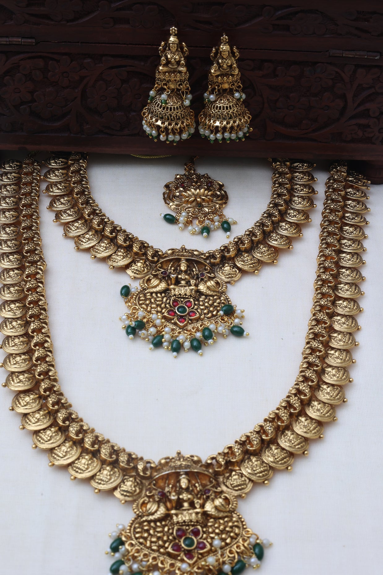 Emerald Devi coin Bridalset