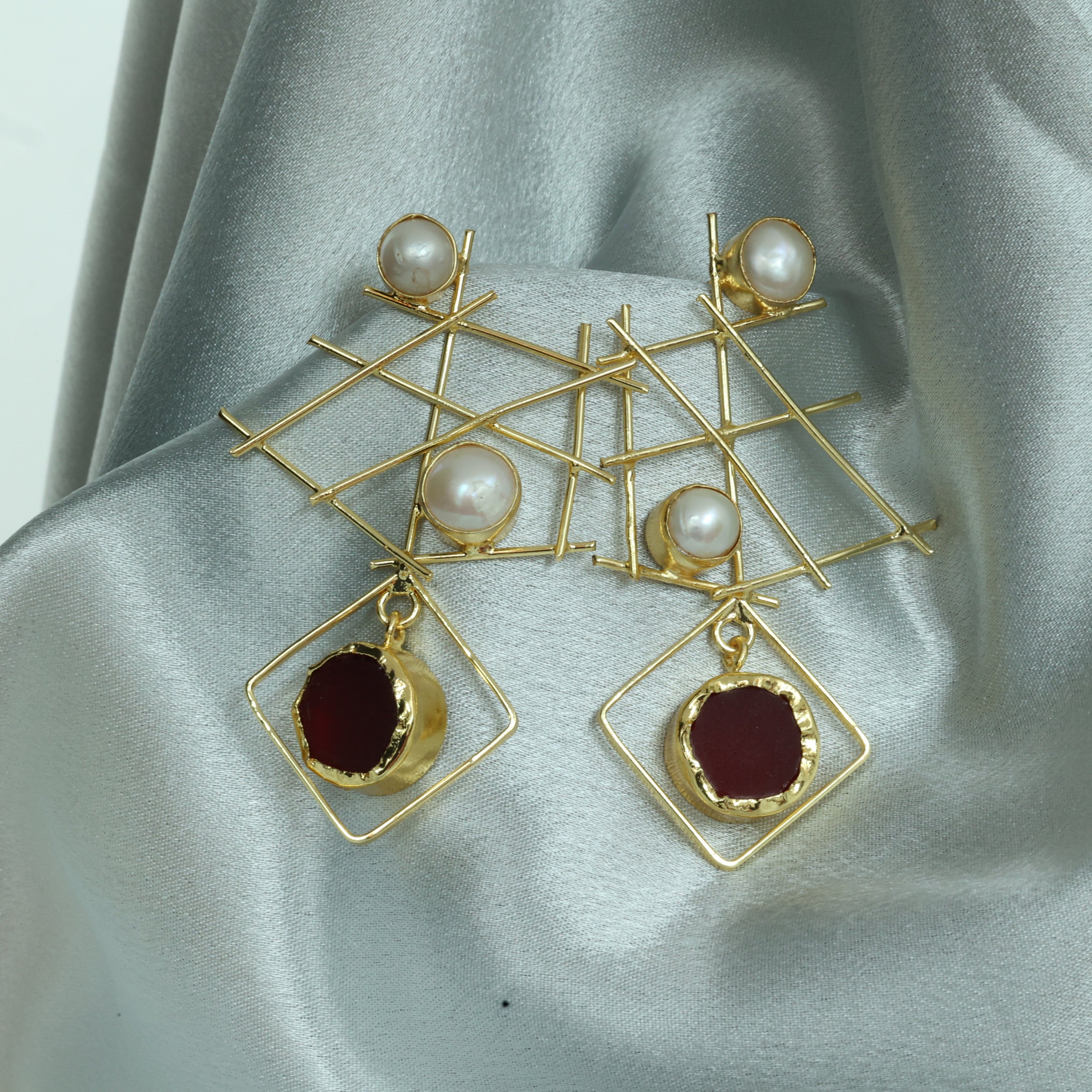 Aurora Matrix Pearl And Red Natural Stone Earrings 18K Gold Plated