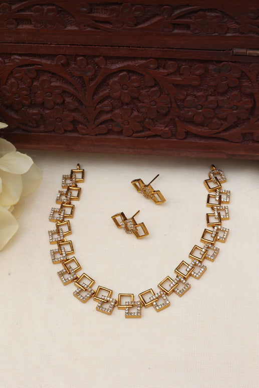 Kira Ad necklace set