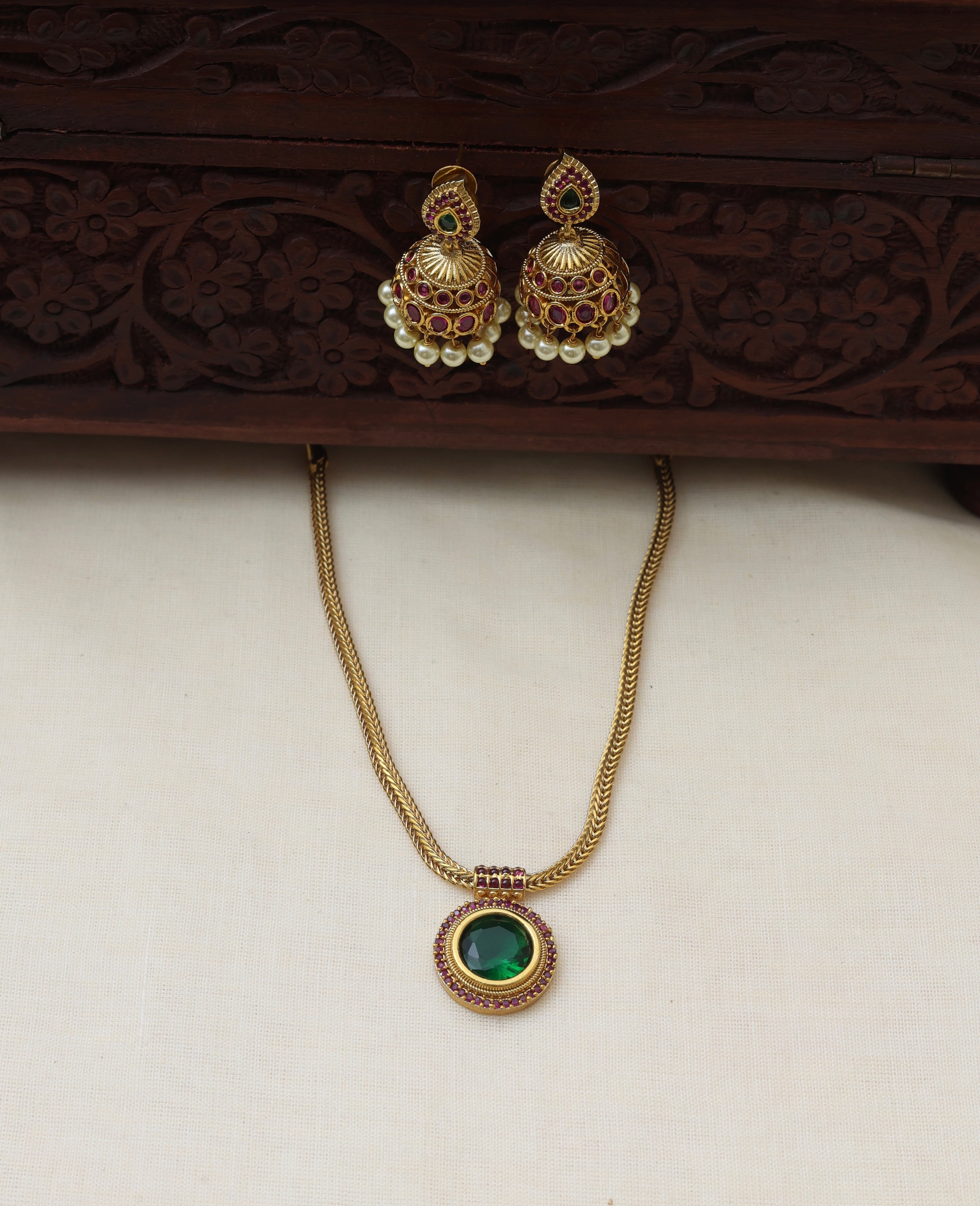 Samanta necklace set