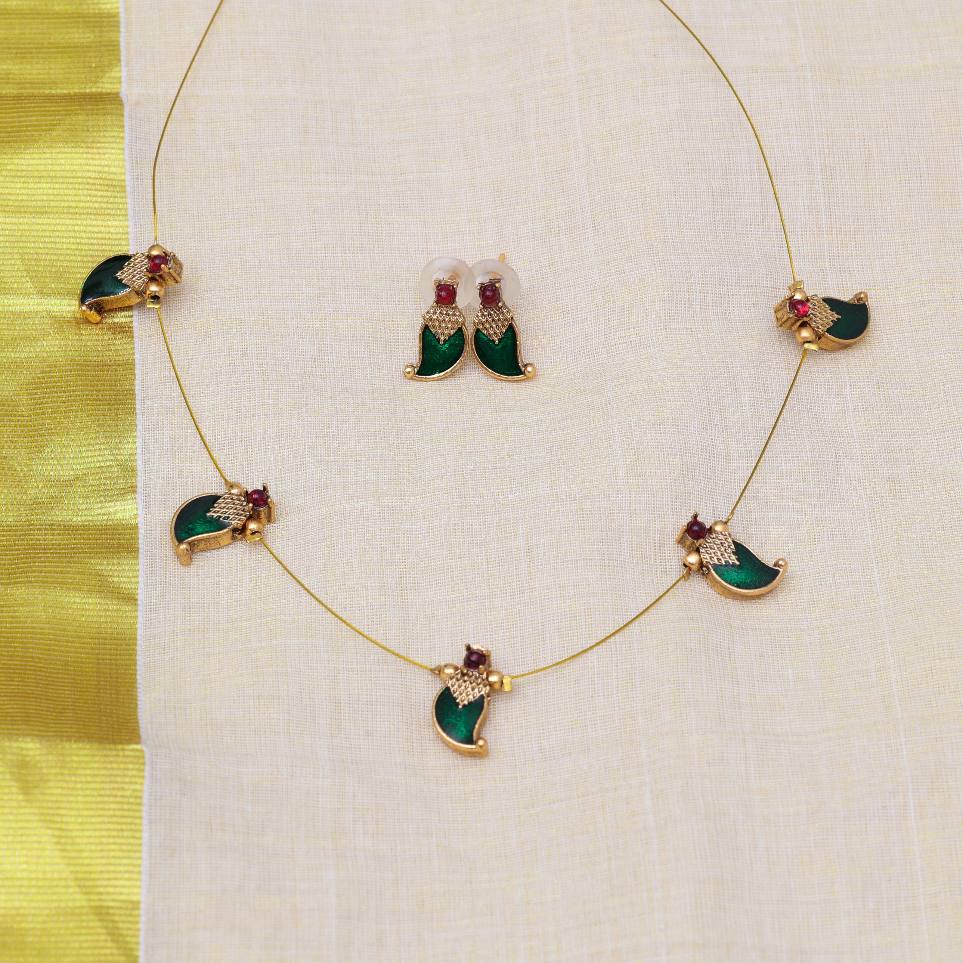 Invisible Palakka necklace set