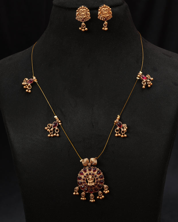 Priyanka Invisible necklace set