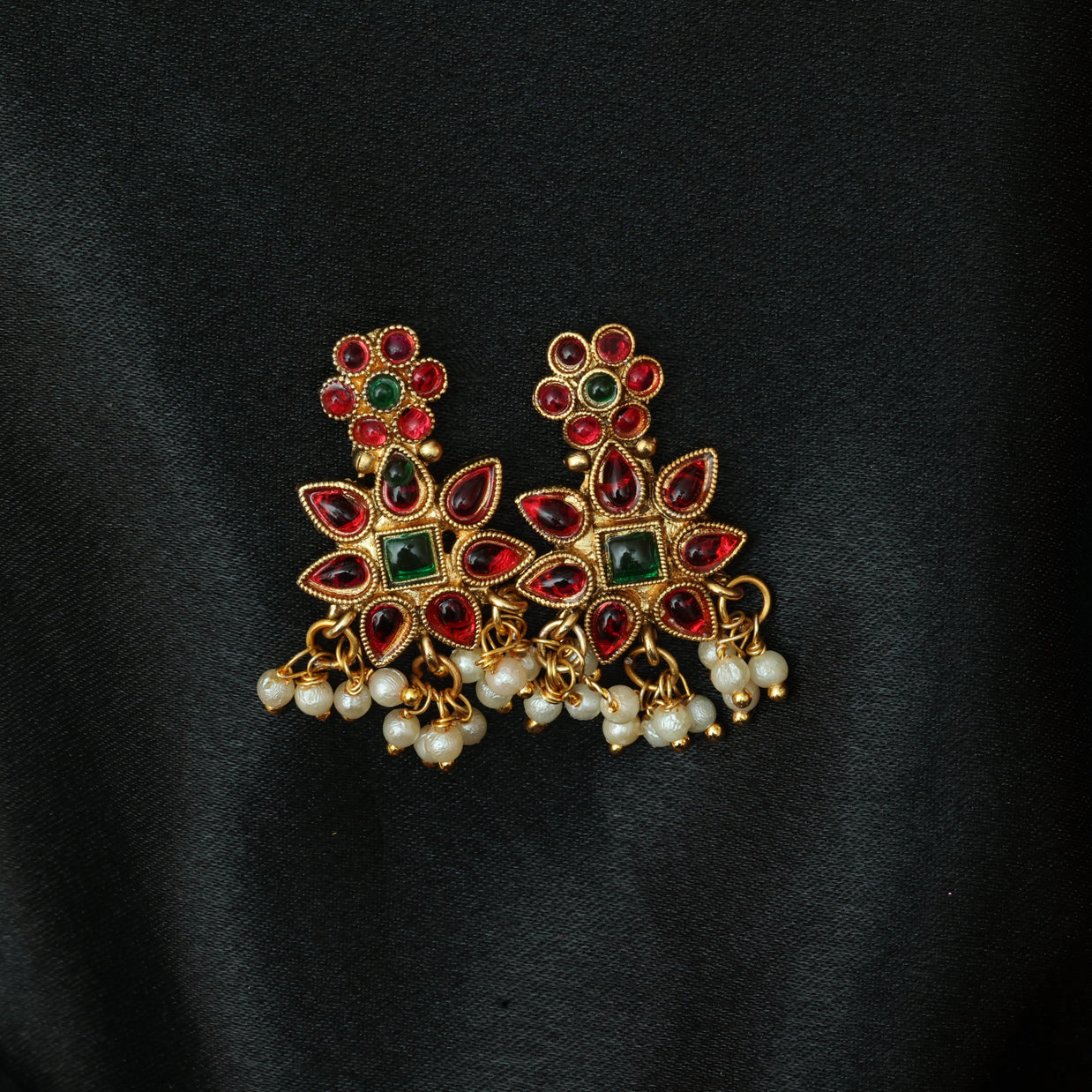 Ruby Emerald Necklace Set With Pearls