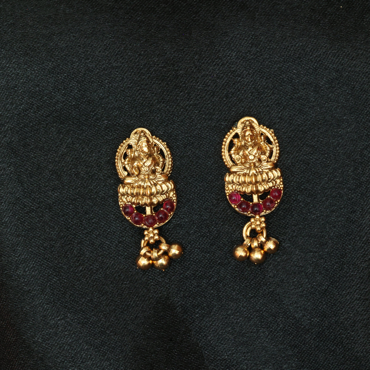 Traditional Saraswathy And Floral Necklace Set