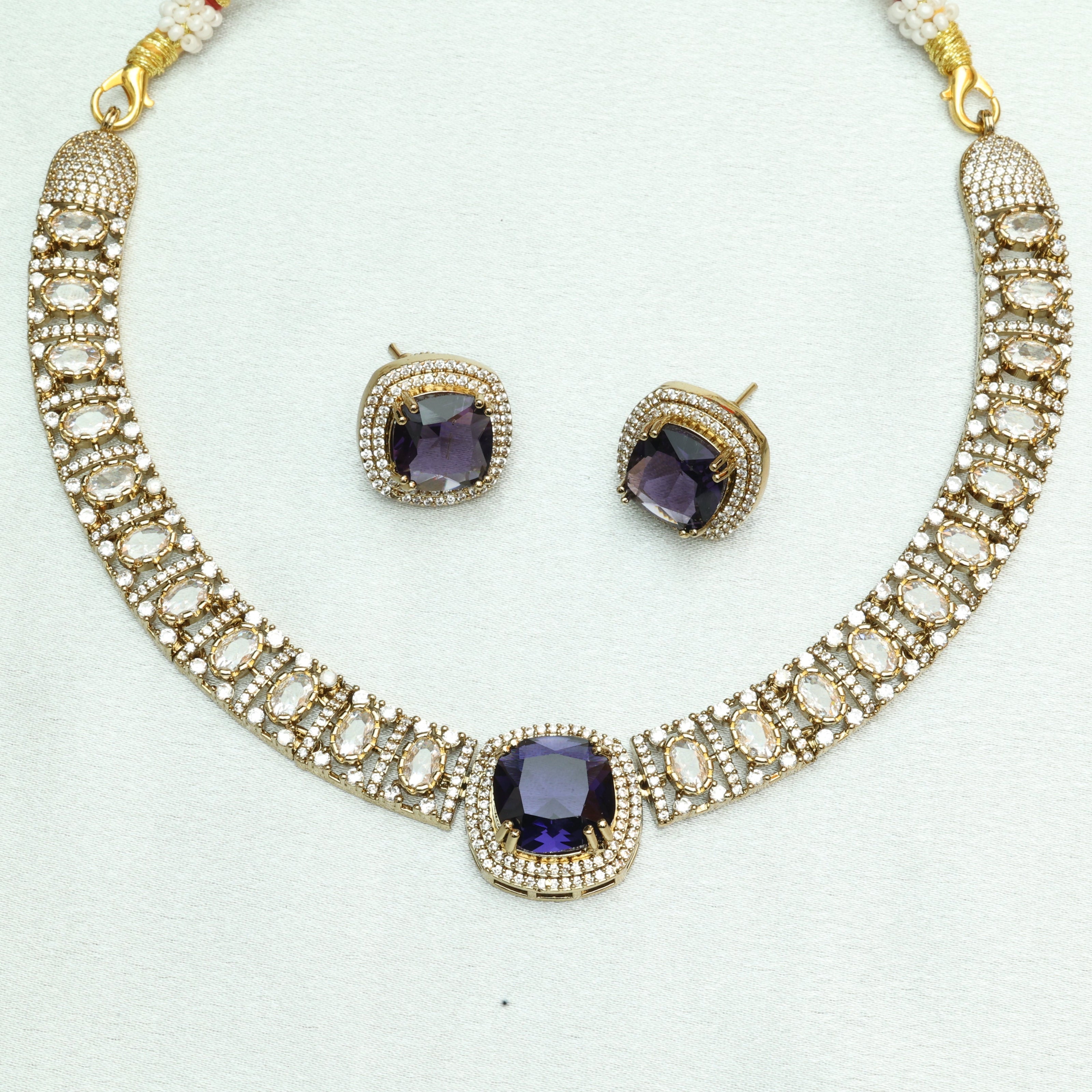 Sparkling Victorian Necklace Set