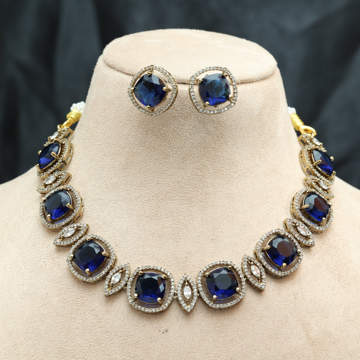 Premium Royal Twillight Victorian Necklace Set