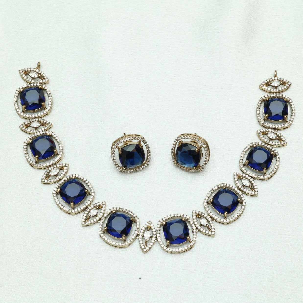 Premium Royal Twillight Victorian Necklace Set