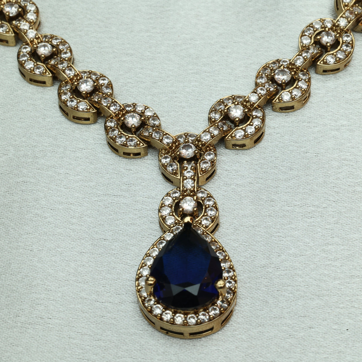 Scarlet Glow Victorian Necklace Set