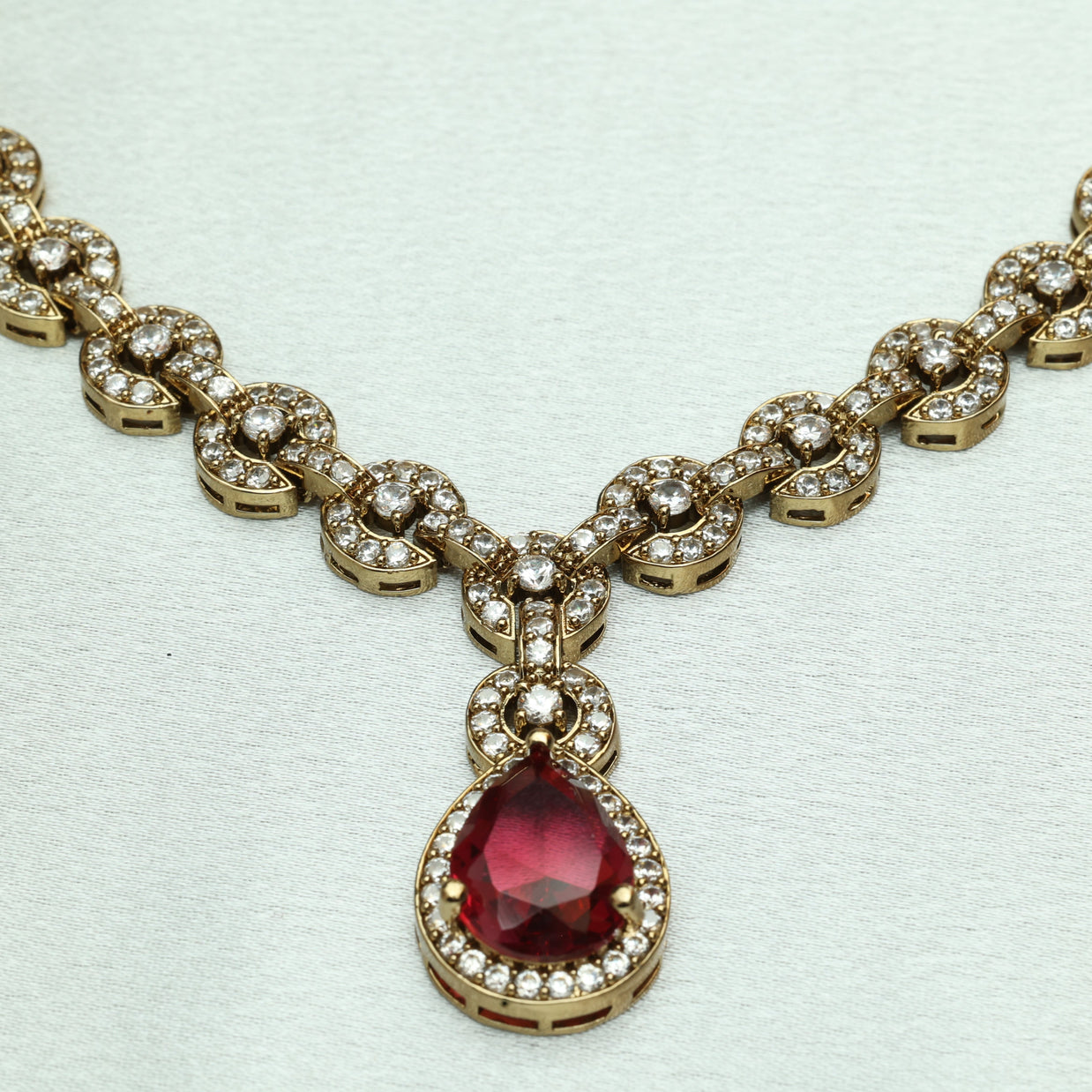Scarlet Glow Victorian Necklace Set