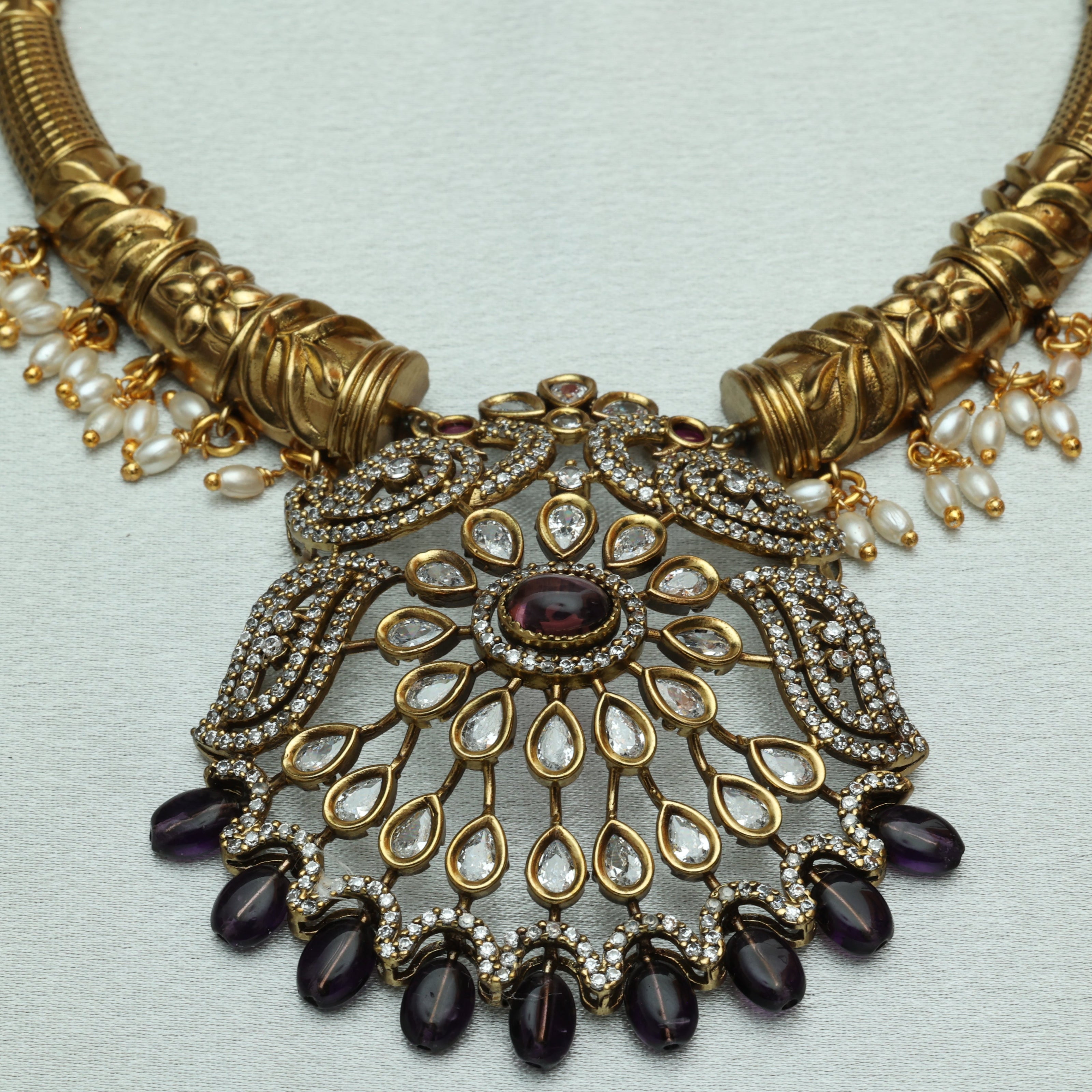Premium Majestic Bloom Victorian Ad Necklace Set