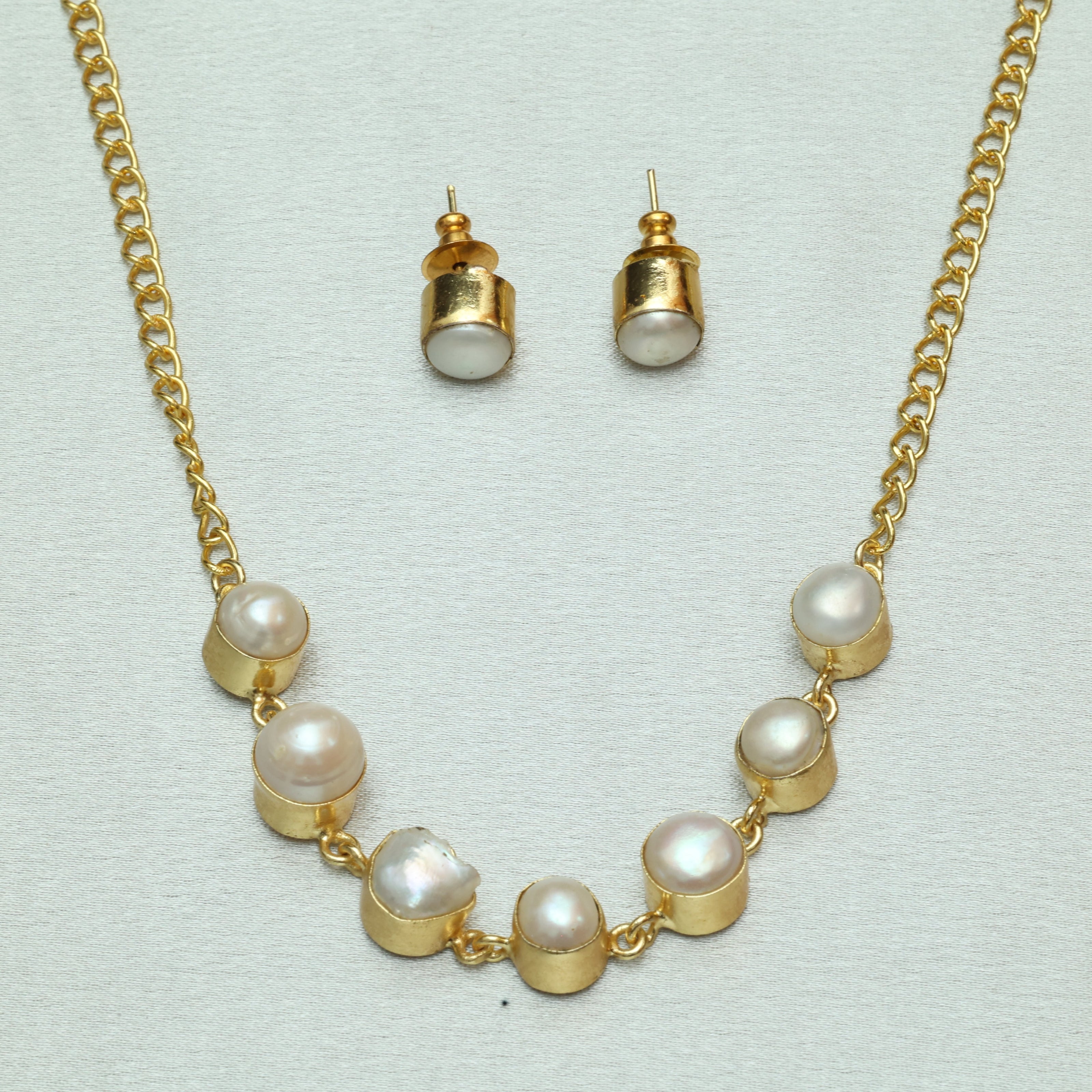 Minimal Pearl Necklace Set 18K Gold Plated