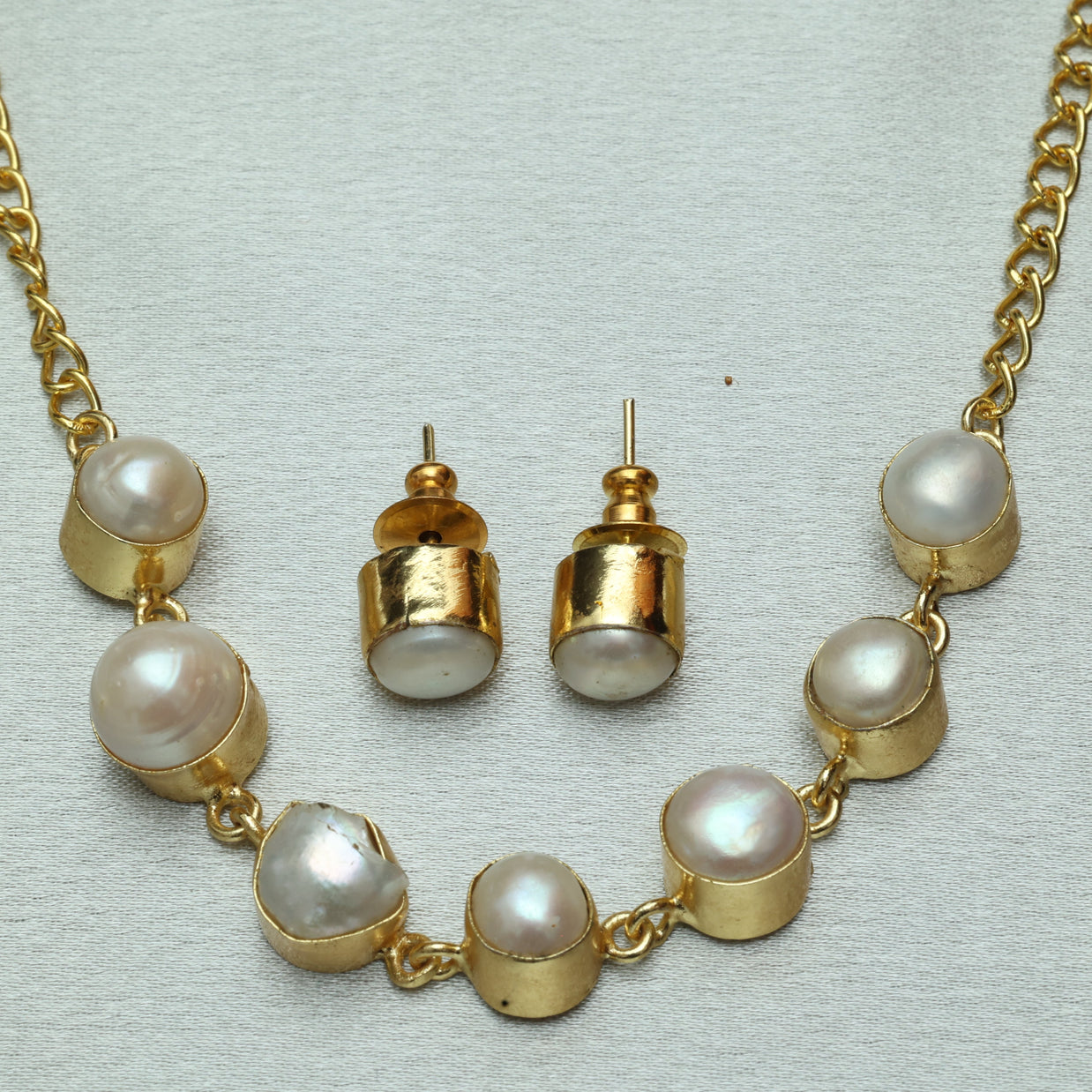 Minimal Pearl Necklace Set 18K Gold Plated