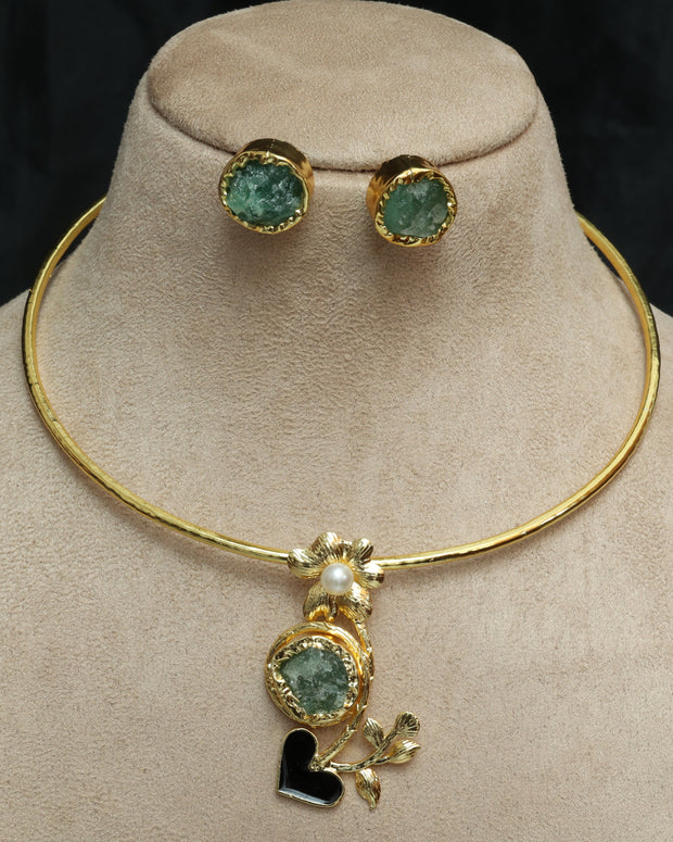 Floral Pendant Neckcuff With Natural Stone 18K Gold Plated