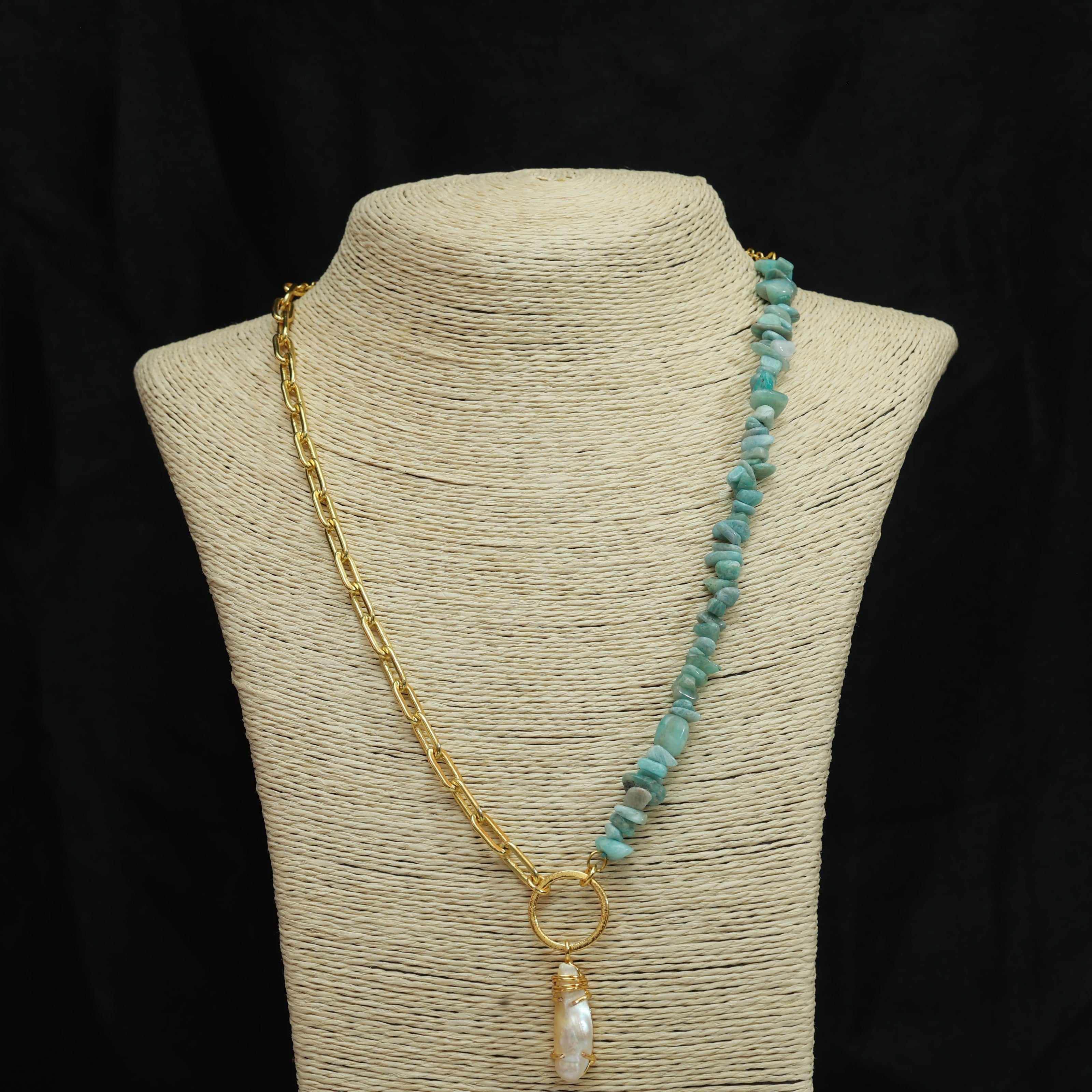 Natutal Stone Chain With Pearl Pendant