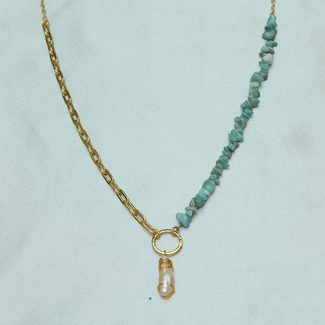 Natutal Stone Chain With Pearl Pendant
