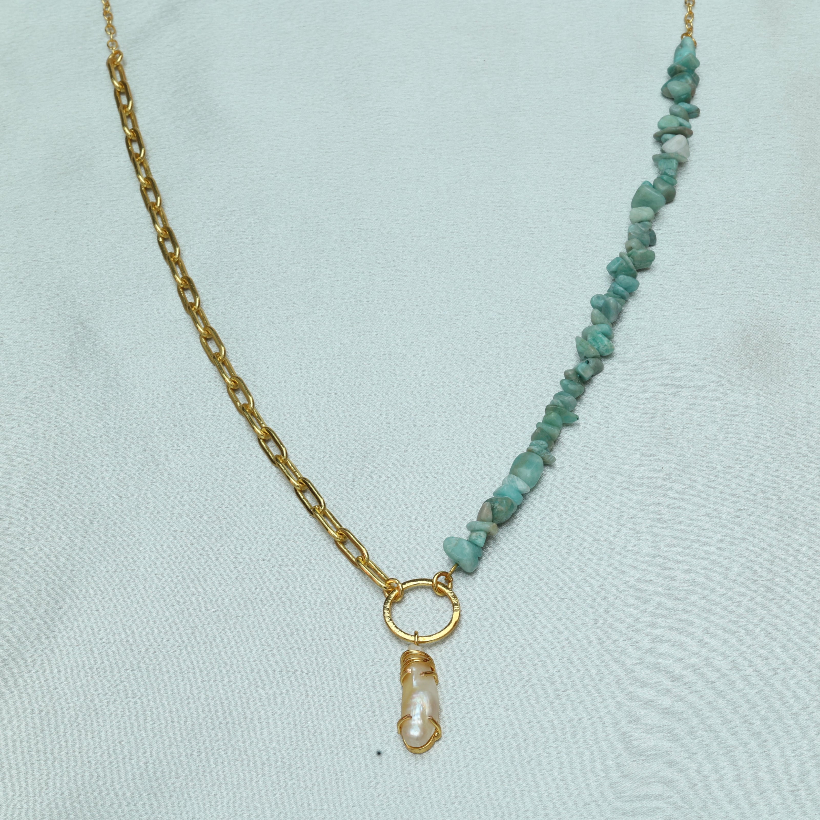 Natutal Stone Chain With Pearl Pendant