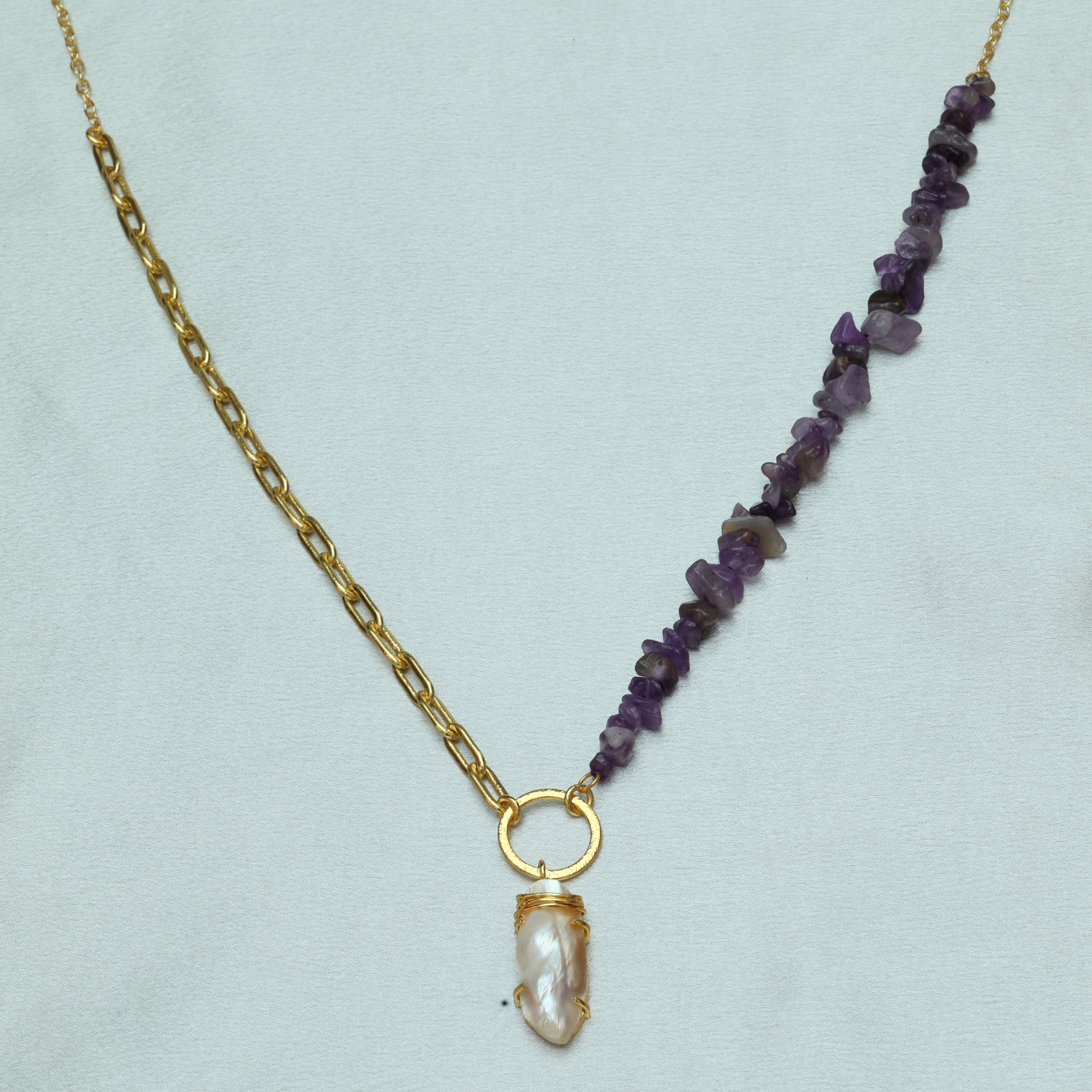 Natutal Stone Chain With Pearl Pendant