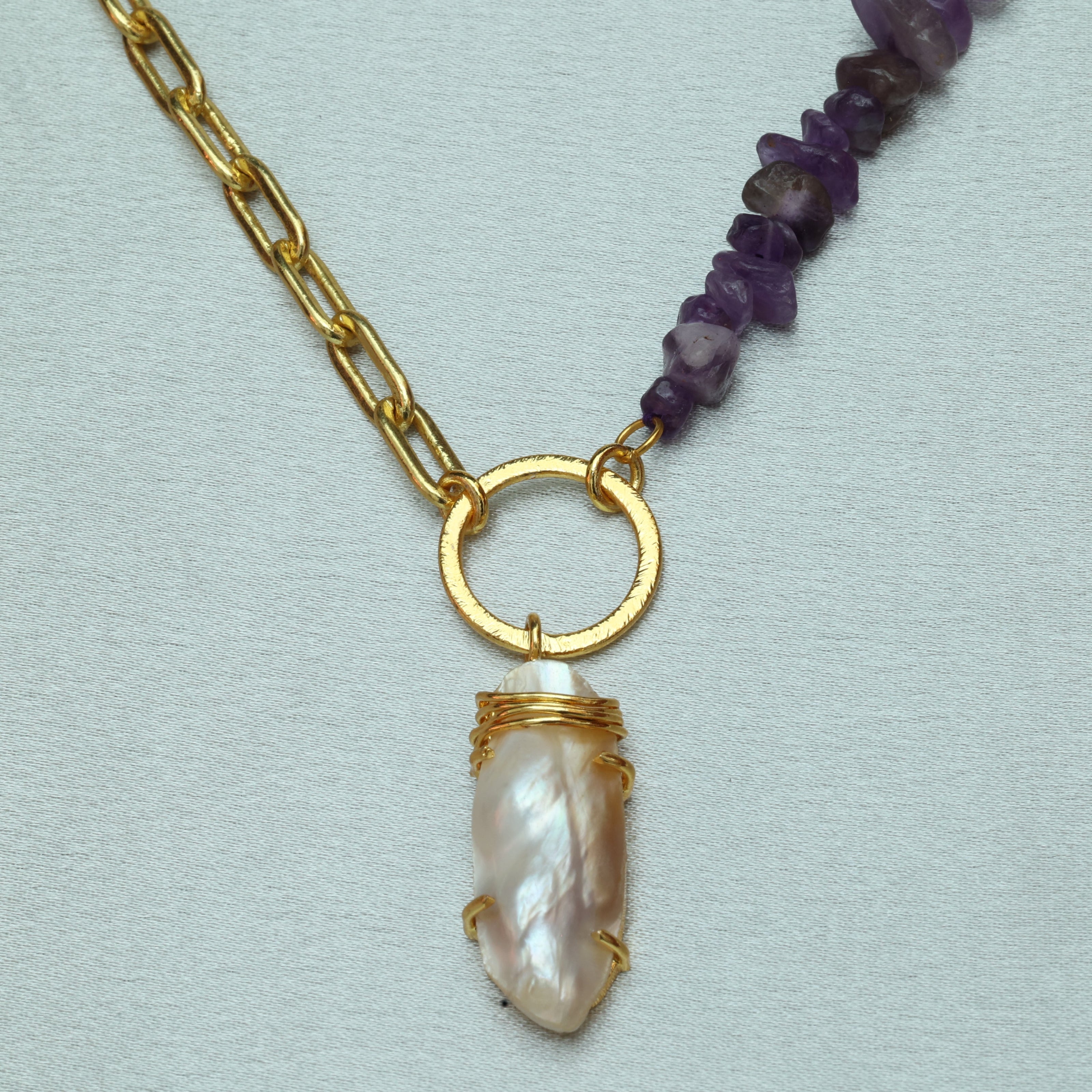 Natutal Stone Chain With Pearl Pendant