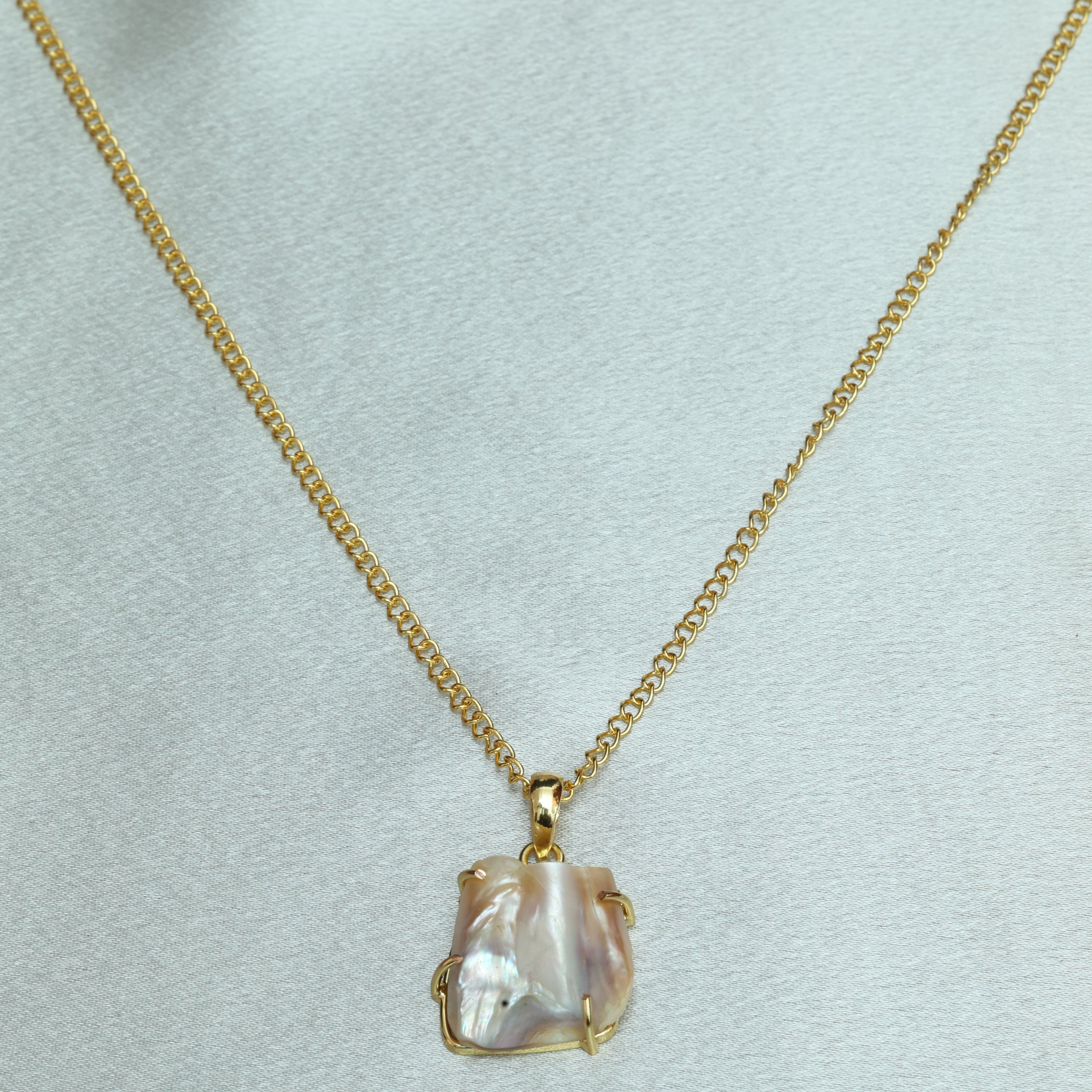 Minimal Pearl Pendant Chain 18K Gold Plated