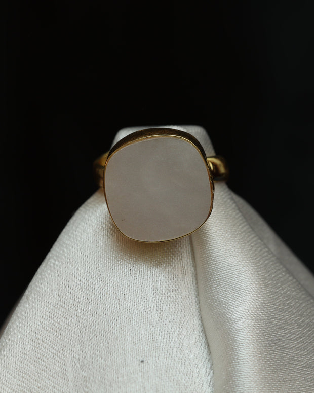 Minimalist Luna Ring With Mother Of Pearl 18K Gold Plated