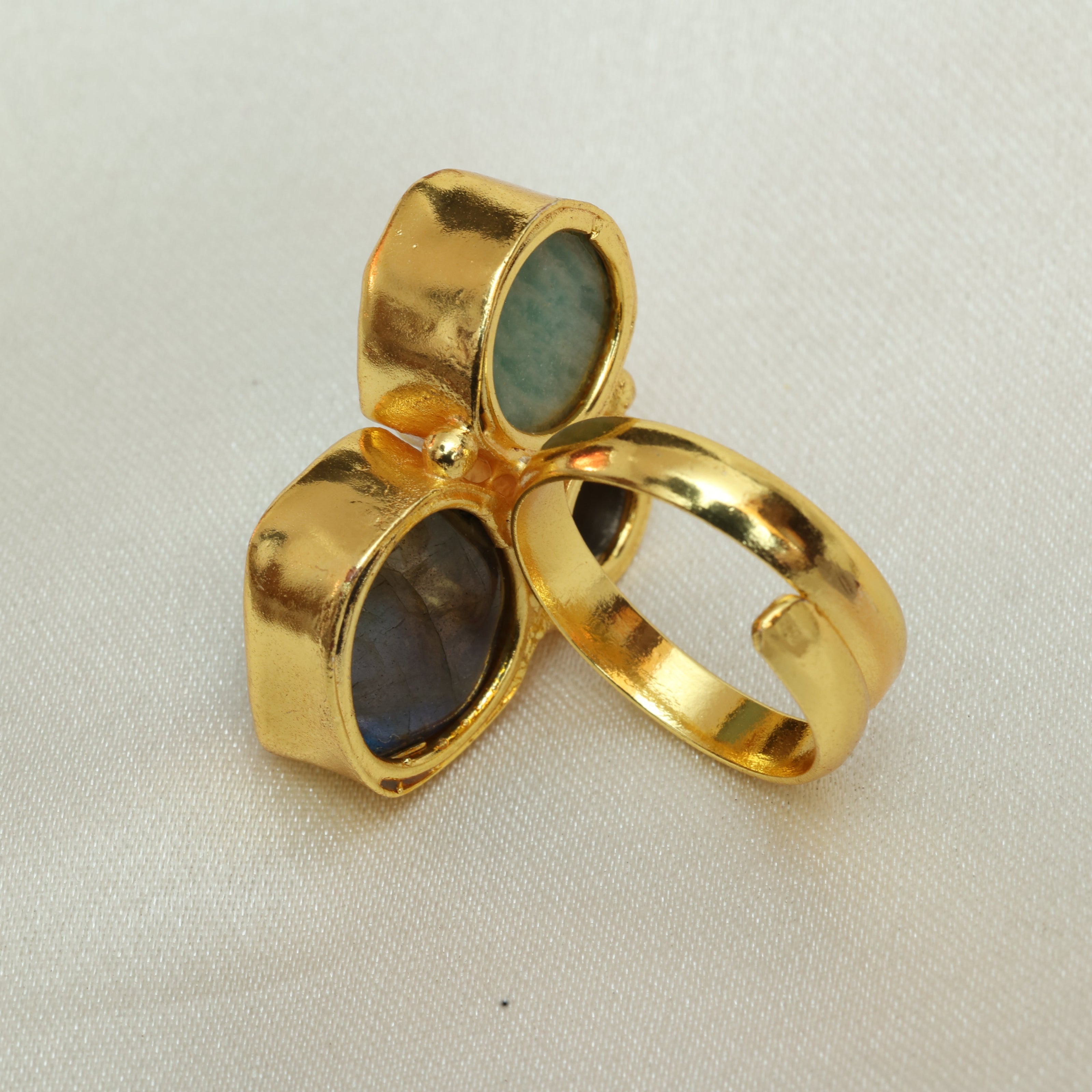 Multicoloured Natural Stone Adjustable Ring With Elegance Of Pearl 18K Gold Plated