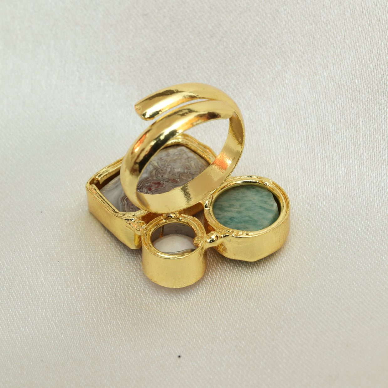 Multicoloured Natural Stone Adjustable Ring With Elegance Of Pearl 18K Gold Plated